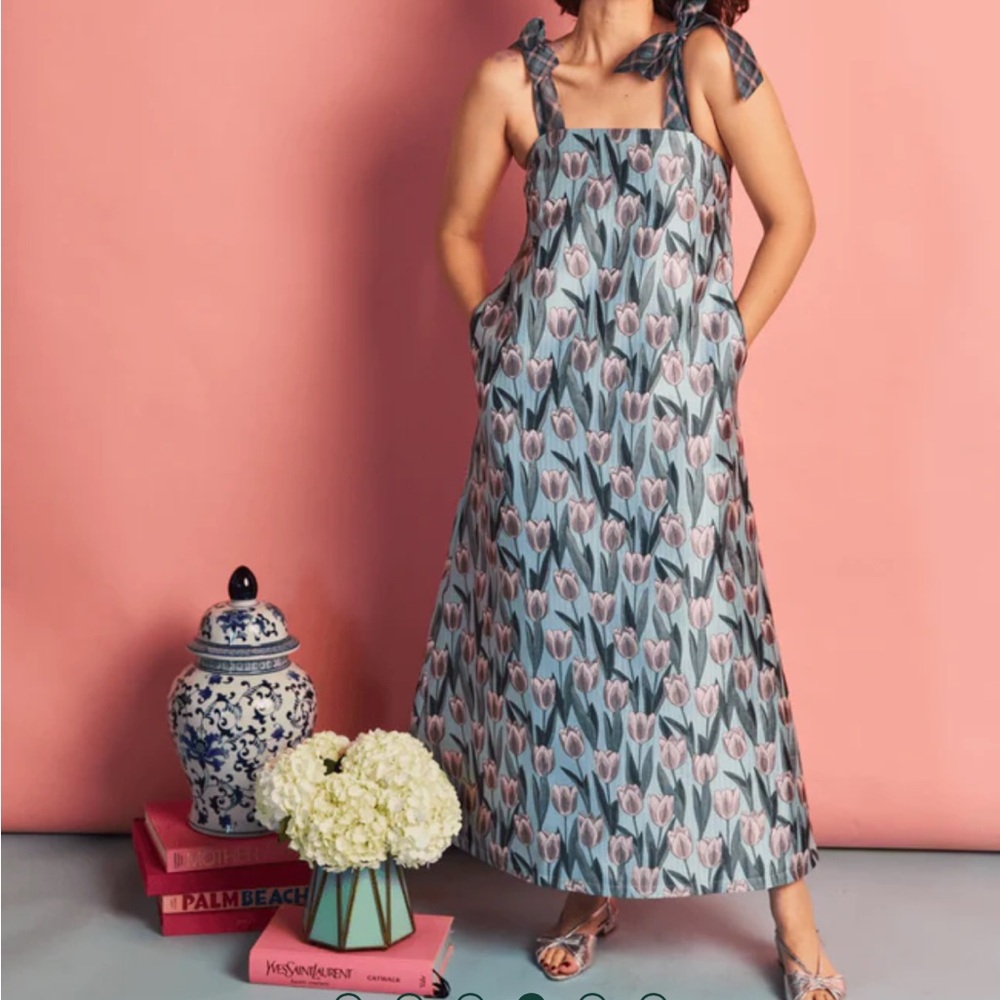 BURU-  new with tags, XS Elegant Tulip Print Maxi Dress